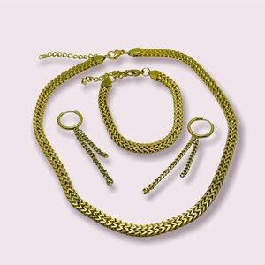 Elegant Gold Jewelry Set